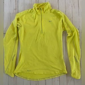 Nike Element Long Sleeve Active Top Yellow M